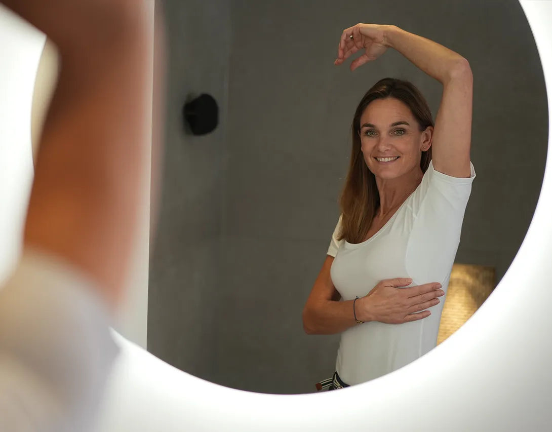 ConfidenceForAll Anti-Sved Shirt til damer, hvid