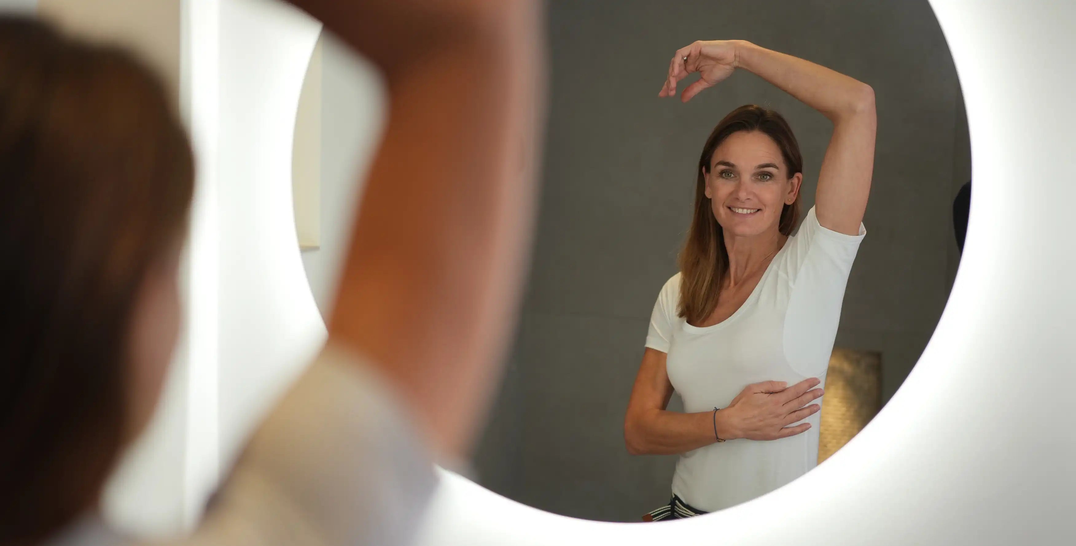 Theresa_voor_spiegel_uitsnede.webp