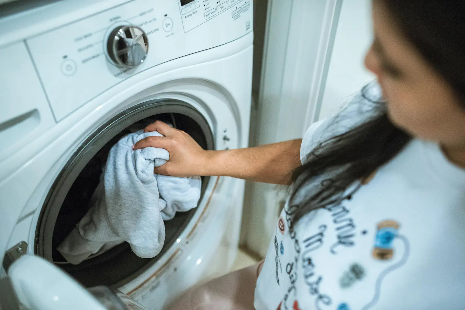 Zweetlucht uit kleding krijgen