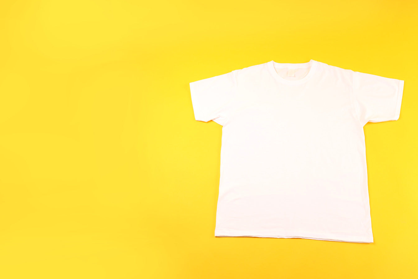 Hoe krijg je gele zweetvlekken uit witte kleding