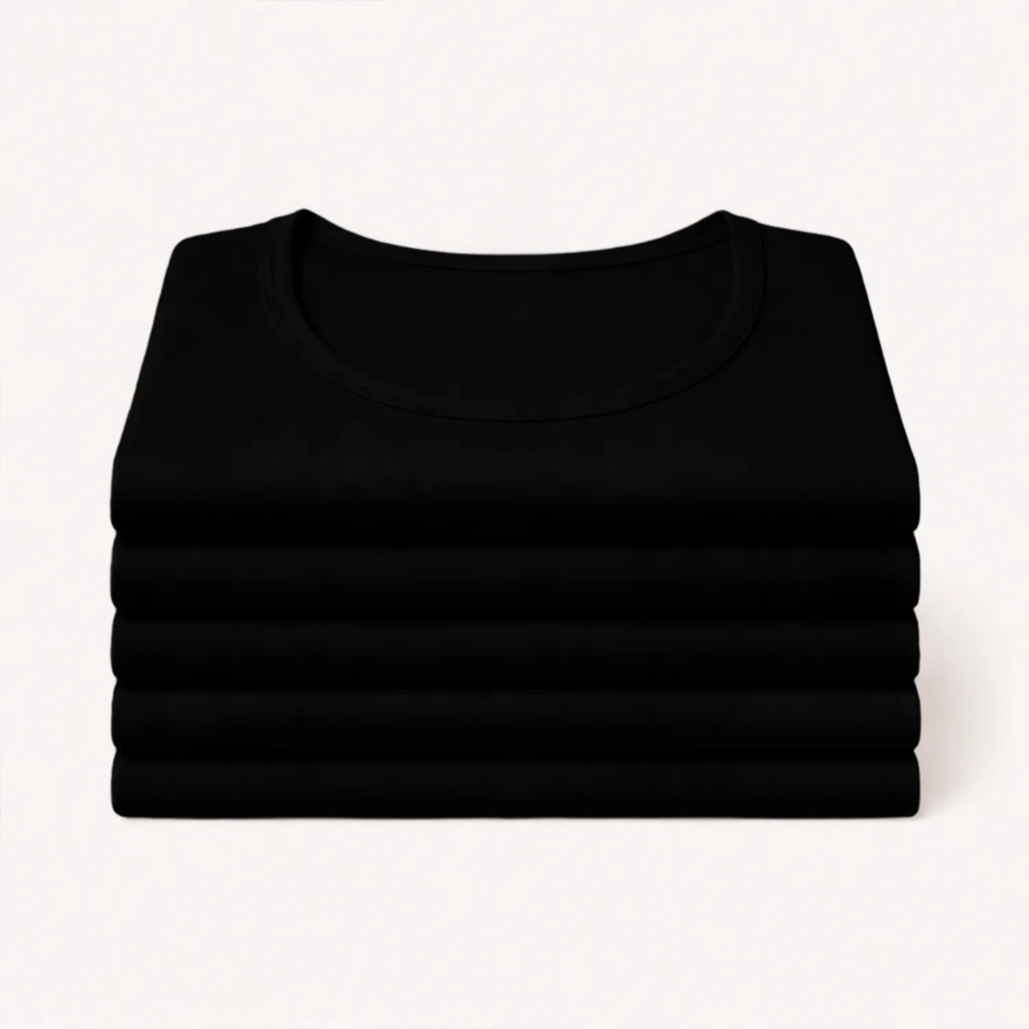 5-pack zwarte Confidence For All dames anti-zweet T-shirts netjes opgestapeld, basic shirts met ronde hals.